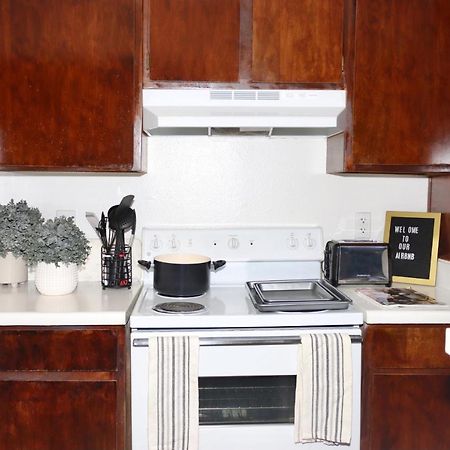 Chic Boho Cottage -Self Check In, Fully Furnished, & Free Parking Х'юстон Екстер'єр фото
