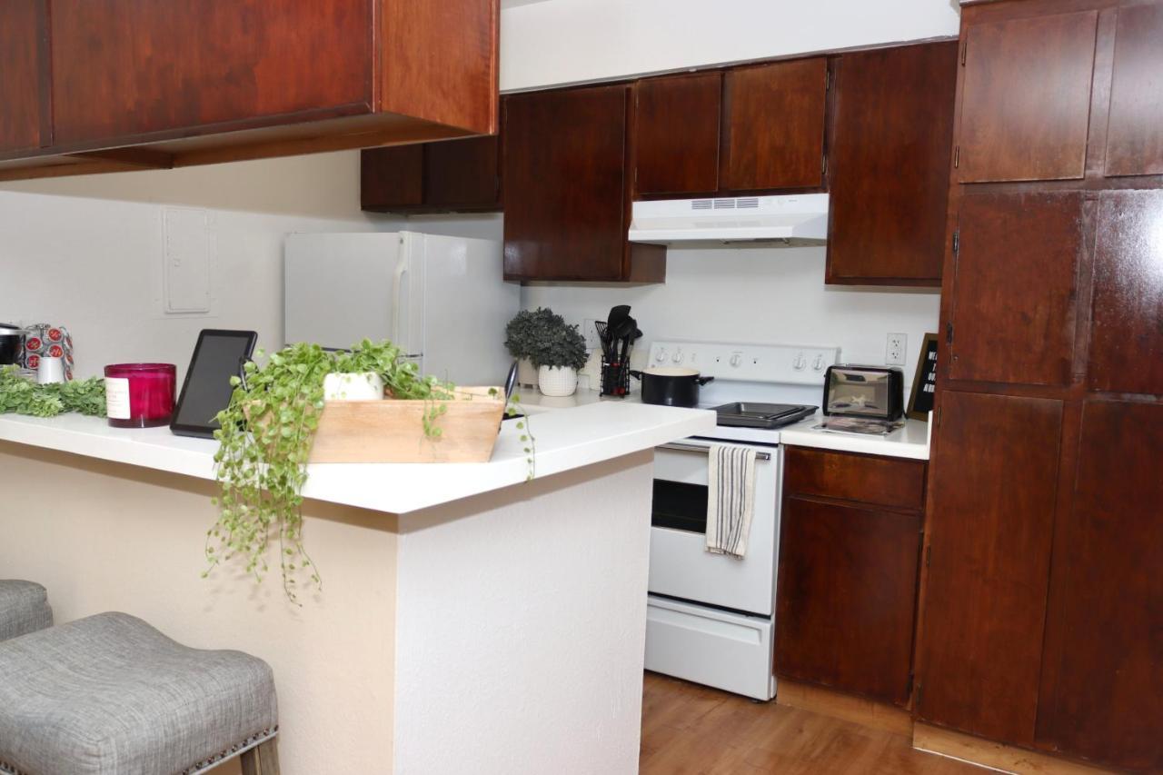 Chic Boho Cottage -Self Check In, Fully Furnished, & Free Parking Х'юстон Екстер'єр фото